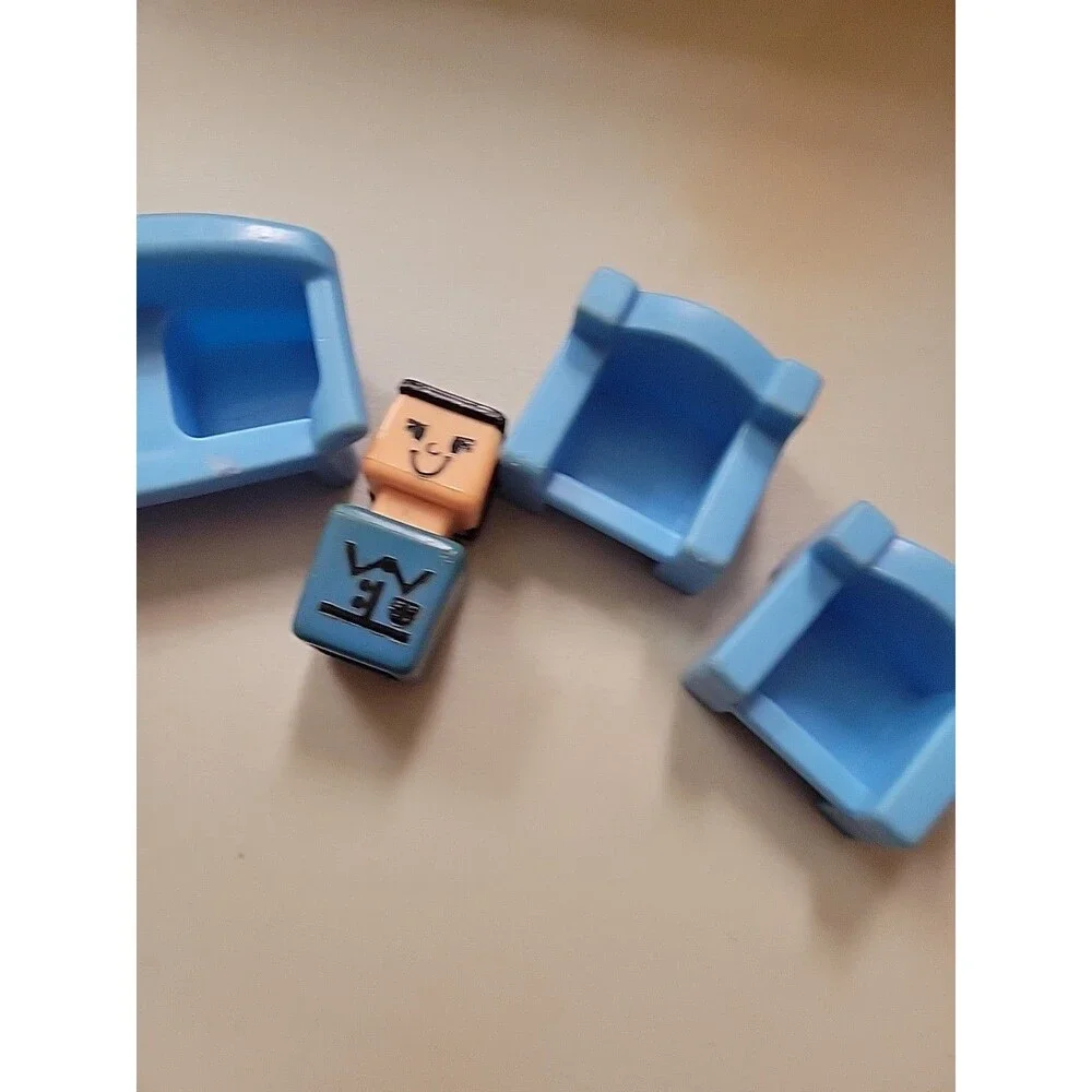 Vtg‎ Playskool Familiar Places Living room People Figure Couch chairs
